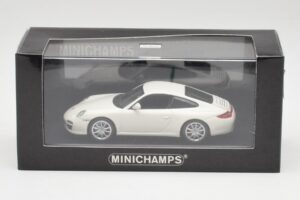 Porsche 911 997 Carrera 4S Carrara Fehér Minichamps 1:43 403066431 Fém – 4. kép a 4-ből