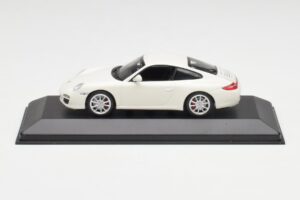 Porsche 911 997 Carrera 4S Carrara Fehér Minichamps 1:43 403066431 Fém