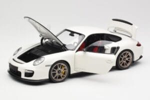 Porsche 911 997 GT2 RS Fehér Minichamps 1:18 100069400 Fém – 2. kép a 8-ből