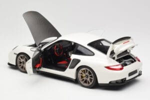 Porsche 911 997 GT2 RS Fehér Minichamps 1:18 100069400 Fém – 5. kép a 8-ből