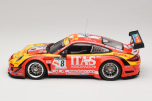 Porsche 911 997 GT3 R #8 De Lorenzi Racing De Lorenzi 24 Hours of Spa 2011 Minichamps 1:18 151118918 Fém – 3. kép a 6-ből