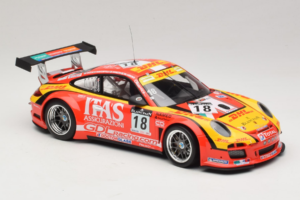 Porsche 911 997 GT3 R #8 De Lorenzi Racing De Lorenzi 24 Hours of Spa 2011 Minichamps 1:18 151118918 Fém – 4. kép a 6-ből