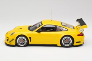 Porsche 911 997 GT3 R Street Racing Sárga Minichamps 1:18 151108902 Fém – 3. kép a 6-ből