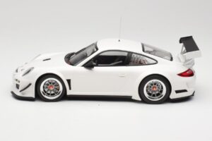 Porsche 911 997 GT3 R Street Fehér Minichamps 1:18 151108900 Fém – 3. kép a 6-ből