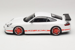 Porsche 911 996 GT3 RS Fehér Piros Csík Minichamps 1:18 155062020 Fém – 3. kép a 6-ből