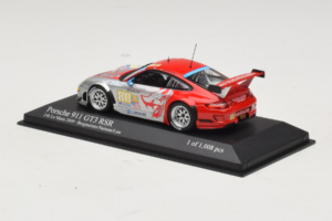 Porsche 911 997 GT3 RSR #80 J. Bergmeister / S. Neiman / D. Law 24 Hours of Le Mans 2009 Minichamps 1:43 400096980 Fém – 3. kép a 4-ből