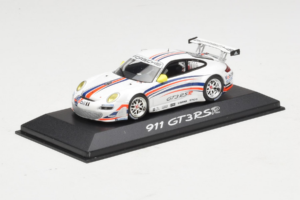 Porsche 911 997 GT3 RSR Fehér Kék és Narancs Csíkokkal 2007 Minichamps 1:43 WAP02000618 Fém – 2. kép a 4-ből
