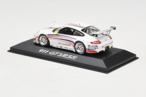 Porsche 911 997 GT3 RSR Fehér Kék és Narancs Csíkokkal 2007 Minichamps 1:43 WAP02000618 Fém – 3. kép a 4-ből