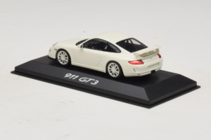 Porsche 911 997 GT3 Fehér Minichamps 1:43 WAP02012016 Fém – 3. kép a 5-ből