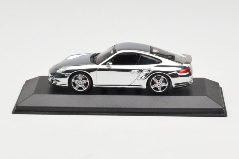 Porsche 911 997 Turbo Chrome Silver Minichamps 1:43 WAP02060816-R Fém