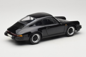 Porsche 911 Carrera 3.2 Fekete Minichamps 1:18 100063060-R1 Fém – 3. kép a 8-ből