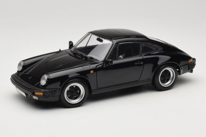 Porsche 911 Carrera 3.2 Fekete Minichamps 1:18 100063060-R1 Fém