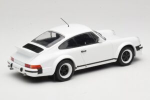 Porsche 911 SC GT Race Version IXO 1:18 18CMC007 Fém – 2. kép a 6-ből