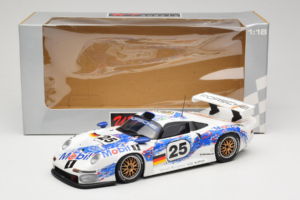 Porsche 911 GT1 #25 H. Stuck / T. Boutsen / B. Wollek 24 Hours of Le Mans 1996 UT Models 1:18 180966625 Fém – 8. kép a 8-ből