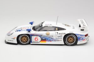 Porsche 911 GT1 #6 T. Boutsen / H-J. Stuck 1997 UT Models 1:18 39720 Fém – 4. kép a 8-ből