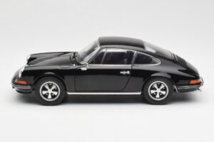 Porsche 911 S Fekete Schuco 1:18 450047200 Fém – 4. kép a 8-ből