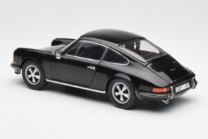 Porsche 911 S Fekete Schuco 1:18 450047200 Fém – 7. kép a 8-ből