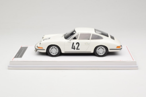 Porsche 911 S #42 R. Buchet / H. Linge Auguste Veuillet 24 Hours of Le Mans Class Winner 1967 IVY 1:18 REMC006 Gyanta