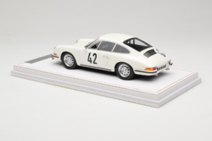 Porsche 911 S #42 R. Buchet / H. Linge Auguste Veuillet 24 Hours of Le Mans Class Winner 1967 IVY 1:18 REMC006 Gyanta – 5. kép a 6-ből