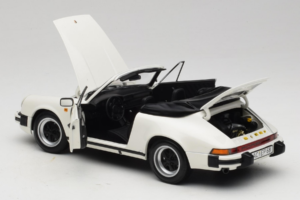Porsche 911 SC Kabrió Fehér Minichamps 1:18 100063031 Fém – 5. kép a 8-ből