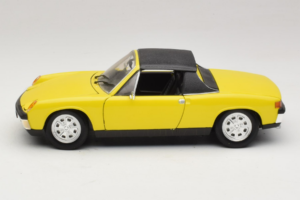 Porsche 914 Sárga Revell 1:18 8976 Fém – 4. kép a 8-ből