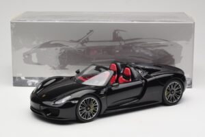 Porsche 918 Spyder Bazalt Fekete Metál Minichamps 1:18 110062431 Fém – 8. kép a 8-ből