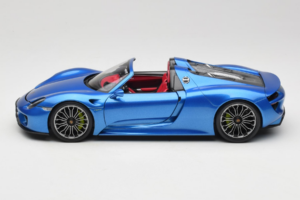 Porsche 918 Spyder Blue Metallic Minichamps 1:18 110062432 Fém – 4. kép a 8-ből