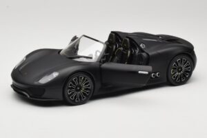 Porsche 918 Spyder Matte Black Minichamps 1:18 110060031 Fém – 2. kép a 8-ből