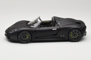 Porsche 918 Spyder Matte Black Minichamps 1:18 110060031 Fém – 4. kép a 8-ből