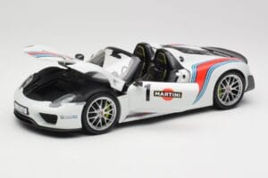Porsche 918 Spyder Weissach Package Martini Minichamps 1:18 110062440 Fém – 2. kép a 8-ből