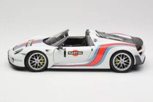 Porsche 918 Spyder Weissach Package Martini Minichamps 1:18 110062440 Fém – 4. kép a 8-ből