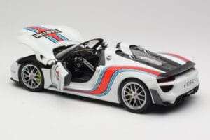 Porsche 918 Spyder Weissach Package Martini Minichamps 1:18 110062440 Fém – 5. kép a 8-ből