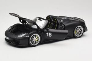Porsche 918 Spyder Weissach Package Matt Black Minichamps 1:18 110062444 Fém – 2. kép a 8-ből