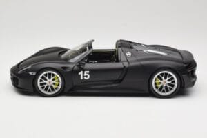 Porsche 918 Spyder Weissach Package Matt Black Minichamps 1:18 110062444 Fém – 4. kép a 8-ből