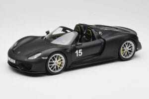 Porsche 918 Spyder Weissach Package Matt Black Minichamps 1:18 110062444 Fém
