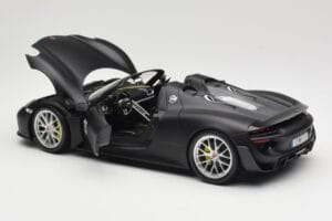 Porsche 918 Spyder Weissach Package Matt Black Minichamps 1:18 110062444 Fém – 5. kép a 8-ből