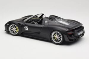 Porsche 918 Spyder Weissach Package Matt Black Minichamps 1:18 110062444 Fém – 7. kép a 8-ből