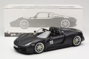Porsche 918 Spyder Weissach Package Matt Black Minichamps 1:18 110062444 Fém – 8. kép a 8-ből