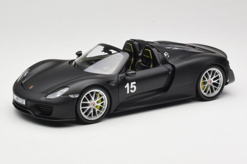 Porsche 918 Spyder Weissach Package Matt Black Minichamps 1:18 110062444 Fém