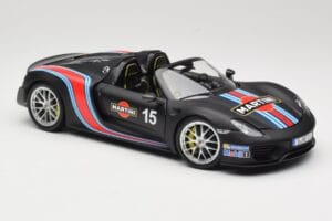 Porsche 918 Spyder Weissach Package Matt Black With Martini Stripes Minichamps 1:18 110062445 Fém – 6. kép a 8-ből