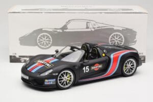 Porsche 918 Spyder Weissach Package Matt Black With Martini Stripes Minichamps 1:18 110062445 Fém – 8. kép a 8-ből