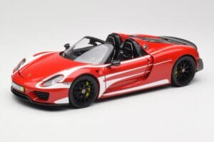 Porsche 918 Spyder Weissach Package Piros & Fehér Csíkok Minichamps 1:18 110062442 Fém
