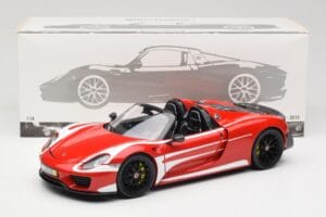 Porsche 918 Spyder Weissach Package Piros & Fehér Csíkok Minichamps 1:18 110062442 Fém – 9. kép a 9-ből