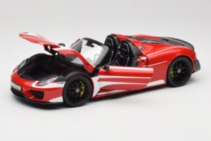 Porsche 918 Spyder Weissach Package Piros Fehér Csíkok Minichamps 1:18 110062442-O1 Fém – 2. kép a 8-ből