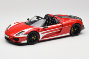 Porsche 918 Spyder Weissach Package Piros Fehér Csíkok Minichamps 1:18 110062442-O1 Fém