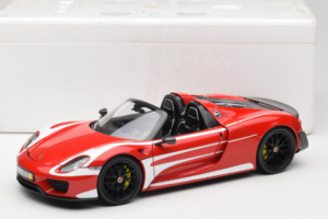 Porsche 918 Spyder Weissach Package Piros Fehér Csíkok Minichamps 1:18 110062442-O1 Fém – 8. kép a 8-ből