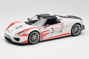 Porsche 918 Spyder Weissach Package Salzburg Minichamps 1:18 110062441 Fém