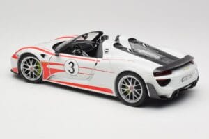 Porsche 918 Spyder Weissach Package Salzburg Minichamps 1:18 110062441 Fém – 7. kép a 8-ből