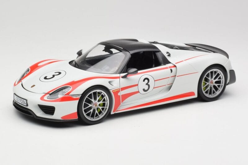 Porsche 918 Spyder Weissach Package Salzburg Minichamps 1:18 110062441 Fém