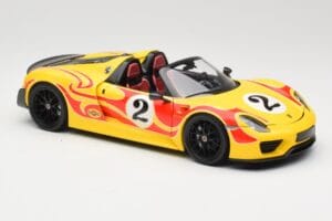 Porsche 918 Spyder Weissach Package Sárga Csíkokkal Minichamps 1:18 110062446 Fém – 6. kép a 8-ből